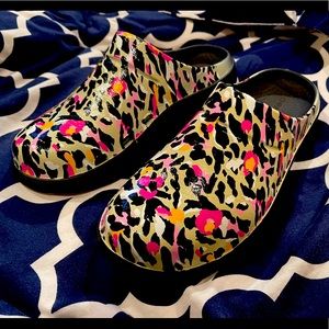 WOMEN'S OOCLOOG LIMITED EDITION CLOG - TIGER LILY size 9